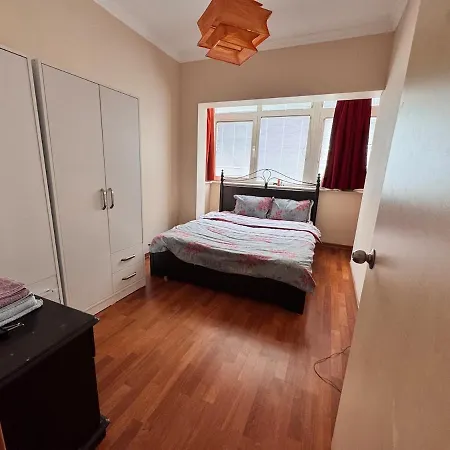 Cetin Emec Clty Center 3 Bedroom Lejlighed